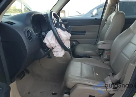 2016 Jeep Patriot Latitude z USA, uszkodzony, nr VIN 1C4NJPFA3GD583047